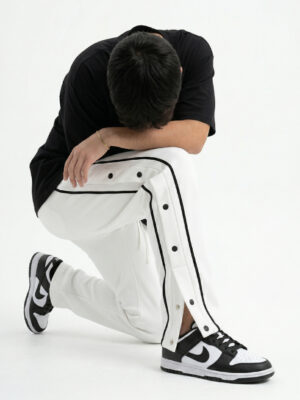7-BUTTON BAGGY JOGGERS-WHITE